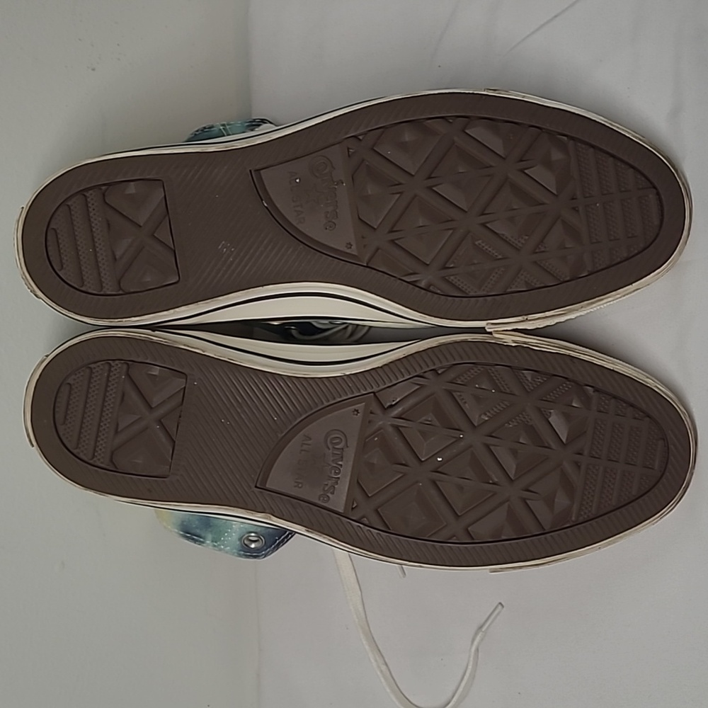 Converse Chuck Taylor Tie Dye High Top Sneakers . - Picture 5 of 10